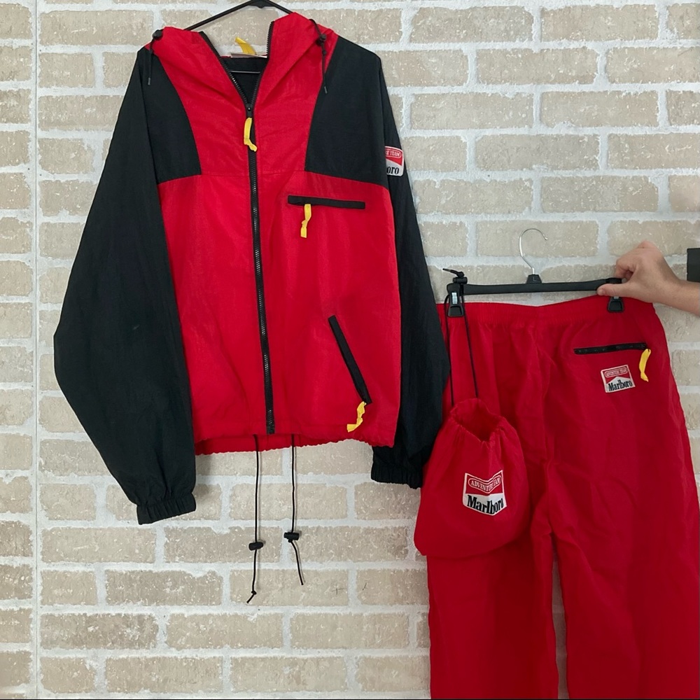 VINTAGE (90s) Marlboro tracksuit